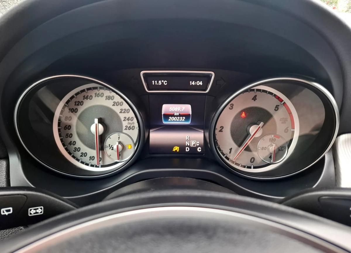 mercedes-benz-gla-200-cdi-2016-diesel-2143cc