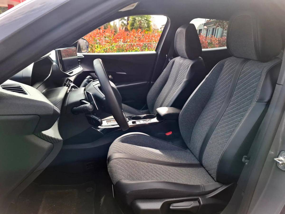 peugeot-2008-2024-gasolina-1199cc