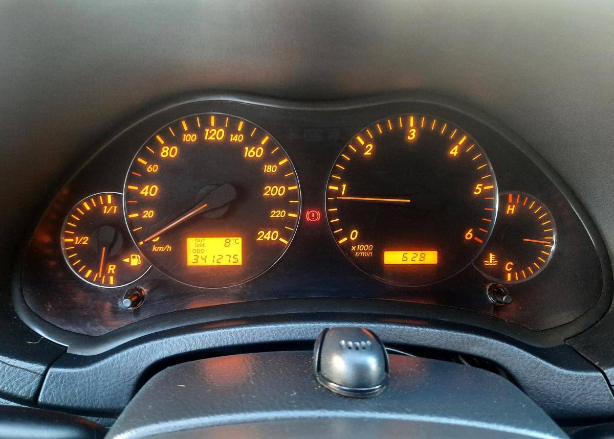 toyota-avensis-2004-diesel-1995cc