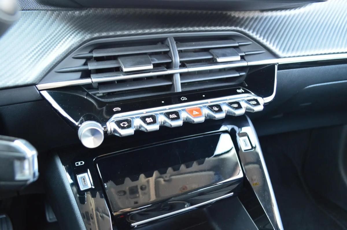 peugeot-208-2024-gasolina-1199cc