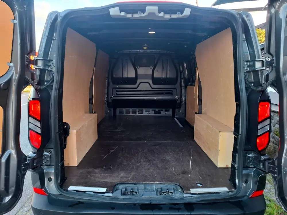 ford-transit-custom-2024-diesel-1996cc