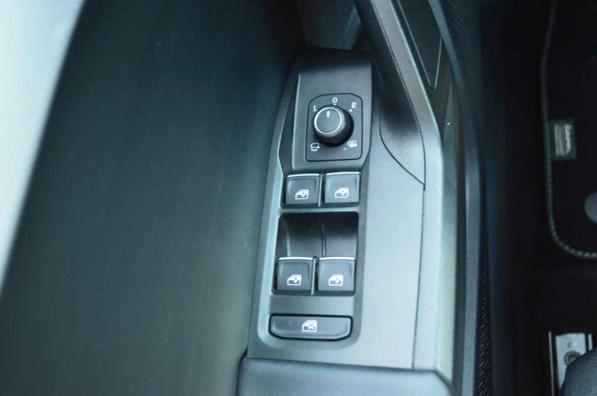 seat-leon-2025-hibrido-a-gasolina-1498cc