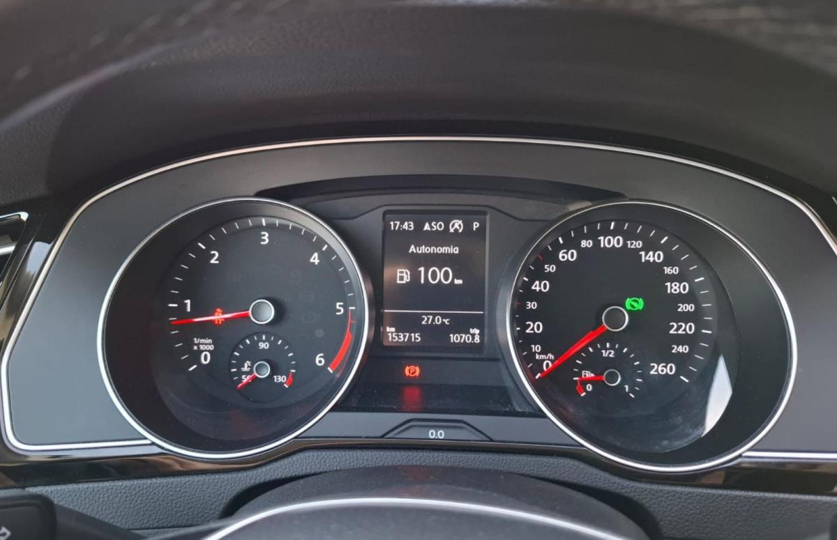 volkswagen-passat-variant-2018-diesel-1598cc