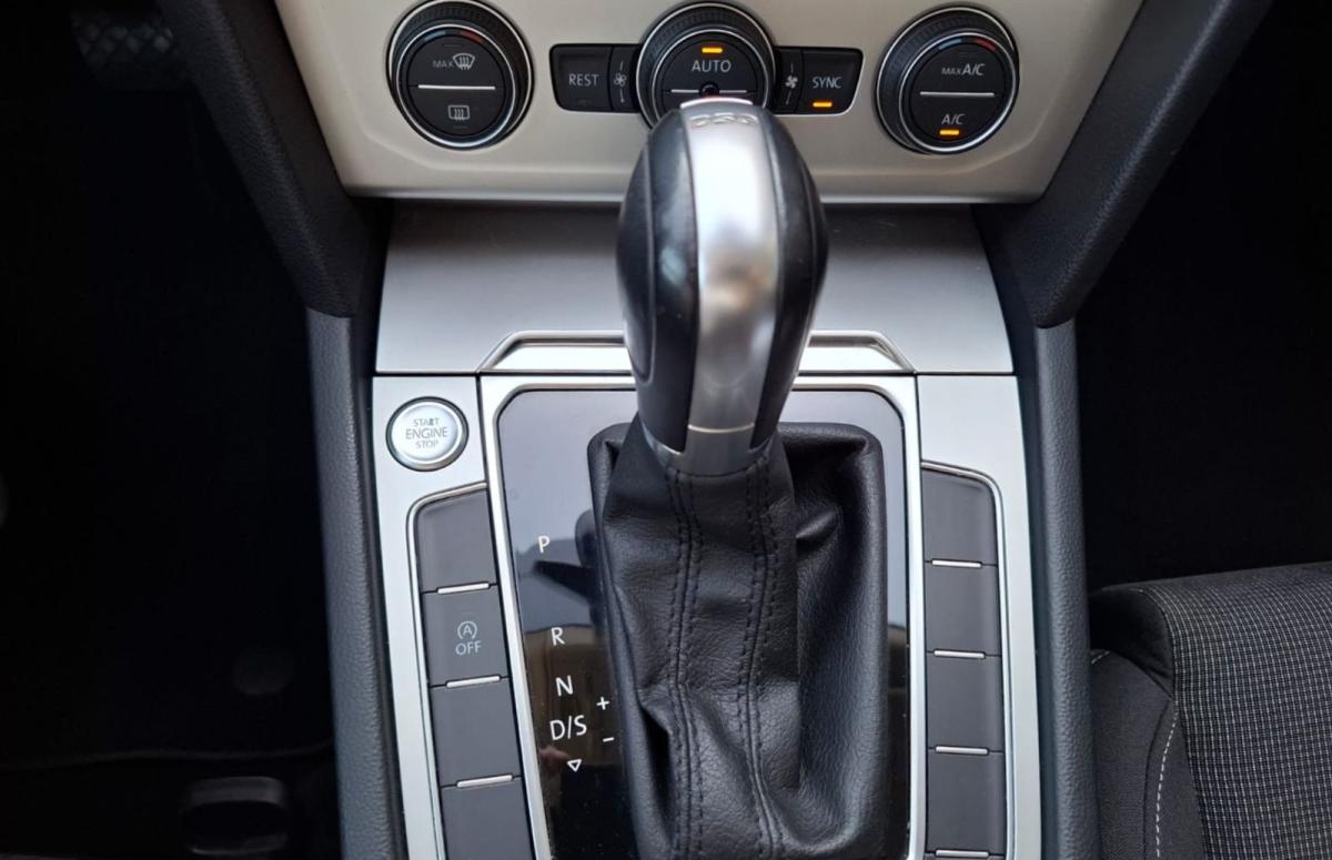 volkswagen-passat-variant-2018-diesel-1598cc