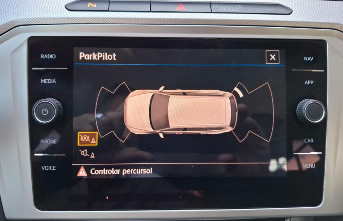 volkswagen-passat-variant-2018-diesel-1598cc