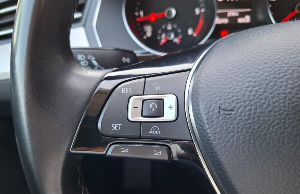 volkswagen-passat-variant-2018-diesel-1598cc