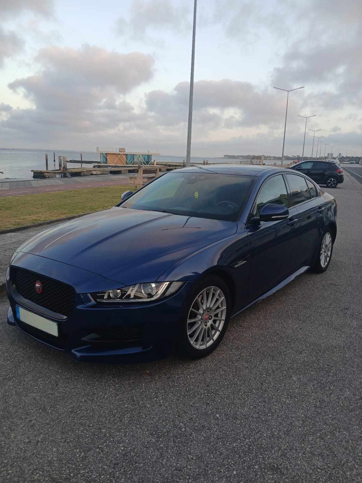 jaguar-xe-2015-diesel-1999cc