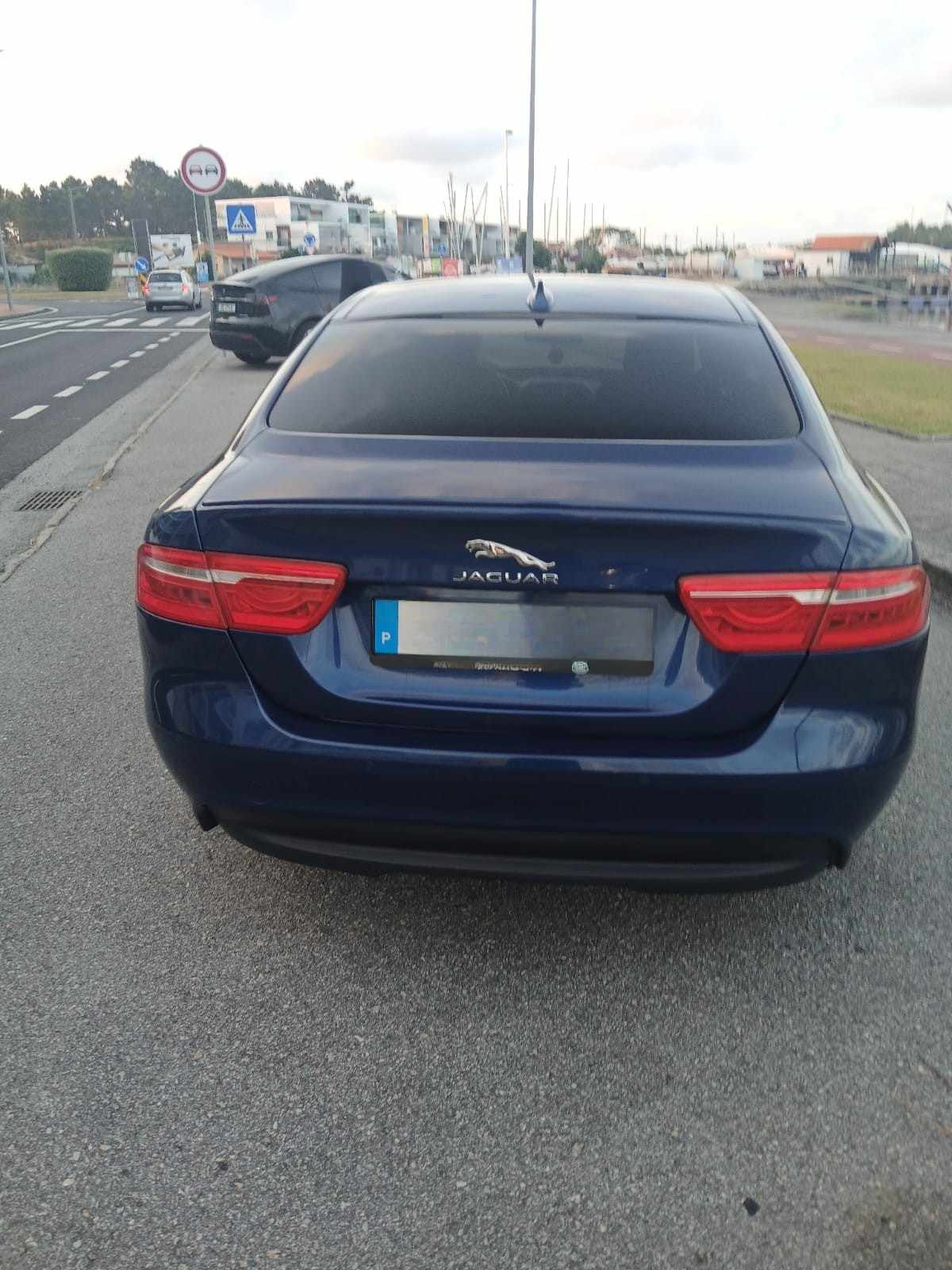 jaguar-xe-2015-diesel-1999cc