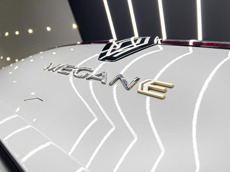renault-megane-2023-eletrico-0cc