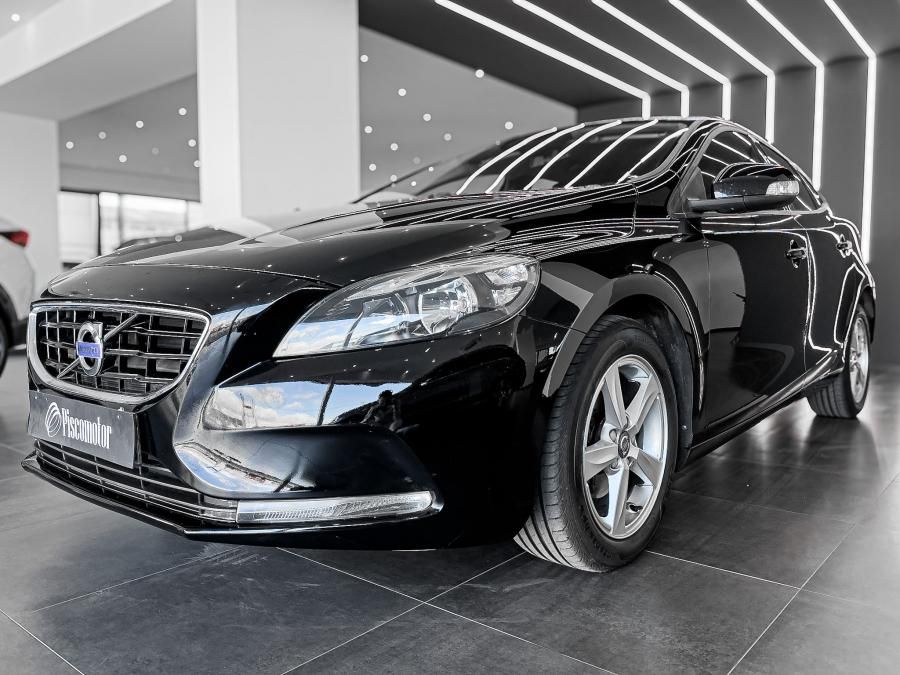 volvo-v40-2016-diesel-1969cc