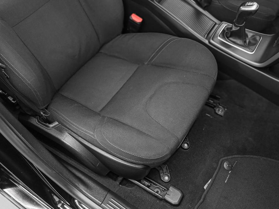 volvo-v40-2016-diesel-1969cc