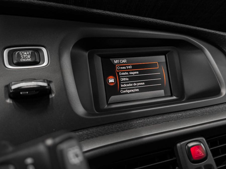 volvo-v40-2016-diesel-1969cc