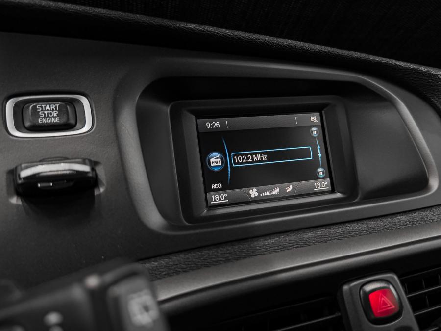 volvo-v40-2016-diesel-1969cc