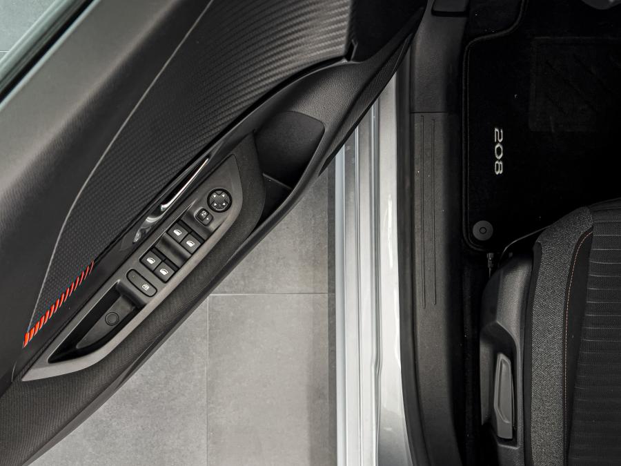 peugeot-208-2023-gasolina-1199cc