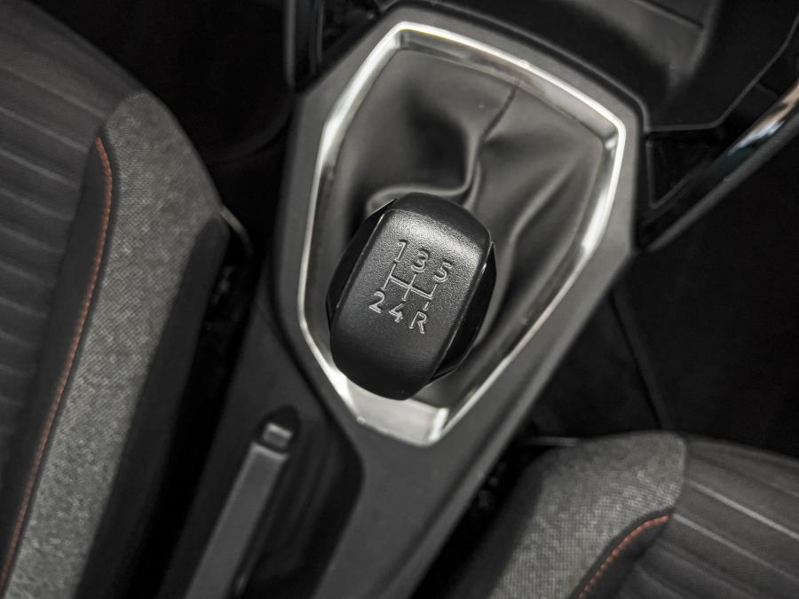 peugeot-208-2023-gasolina-1199cc
