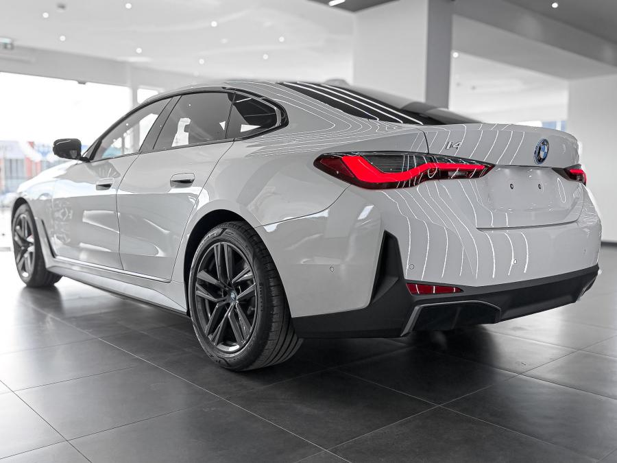bmw-i4-2023-eletrico-0cc