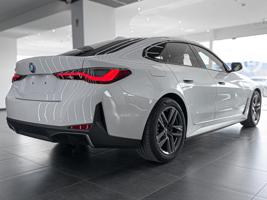 bmw-i4-2023-eletrico-0cc