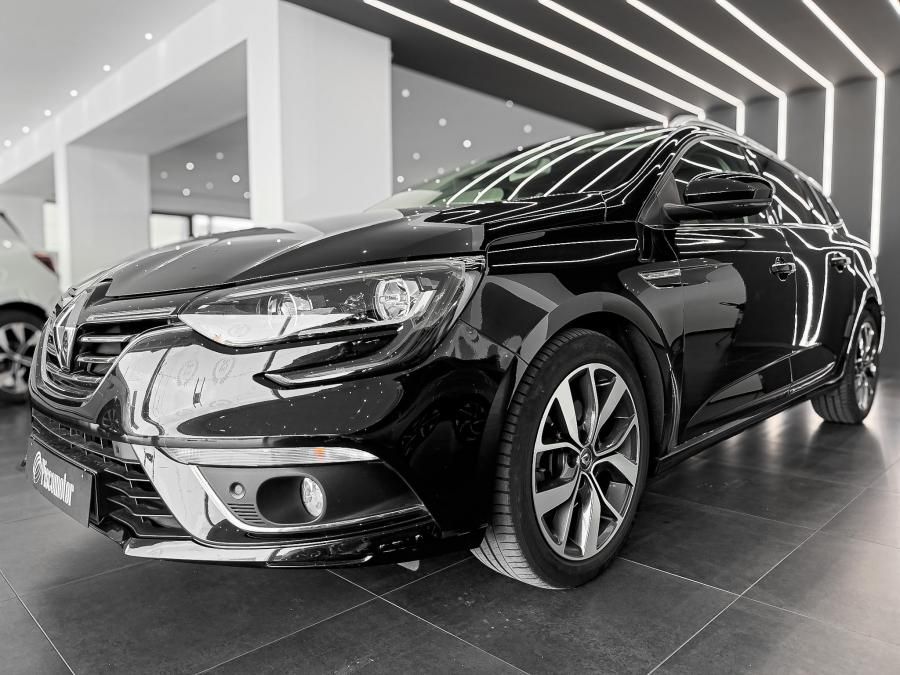 renault-megane-sport-tourer-2016-diesel-1598cc