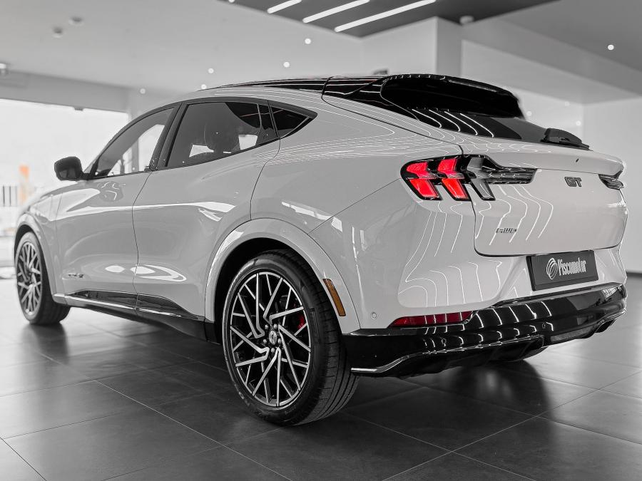 ford-mustang-mach-e-2023-eletrico-0cc