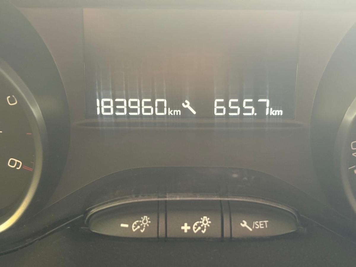 peugeot-208-2018-diesel-1560cc