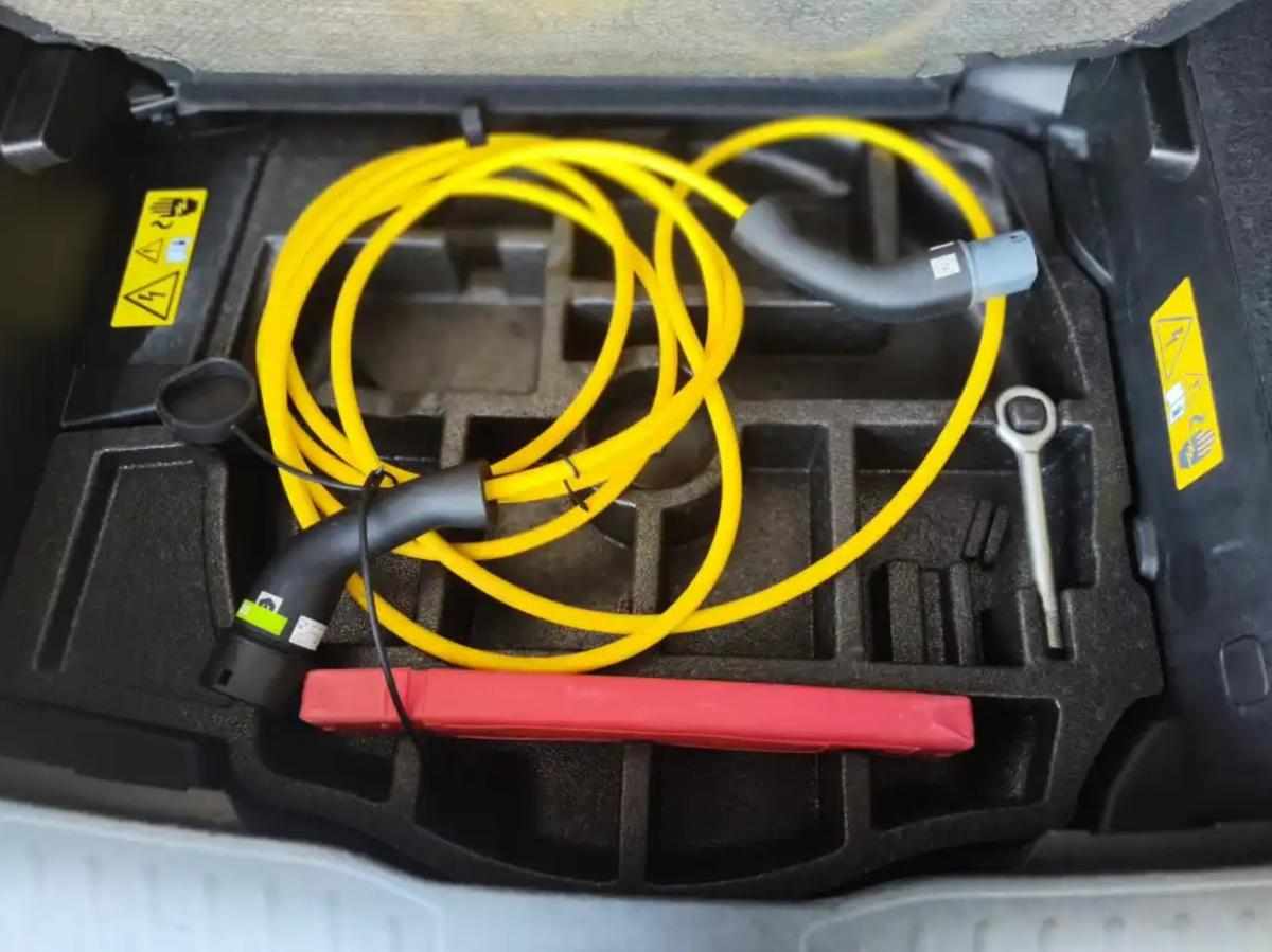jeep-renegade-4xe-240-2022-gasolina-1332cc