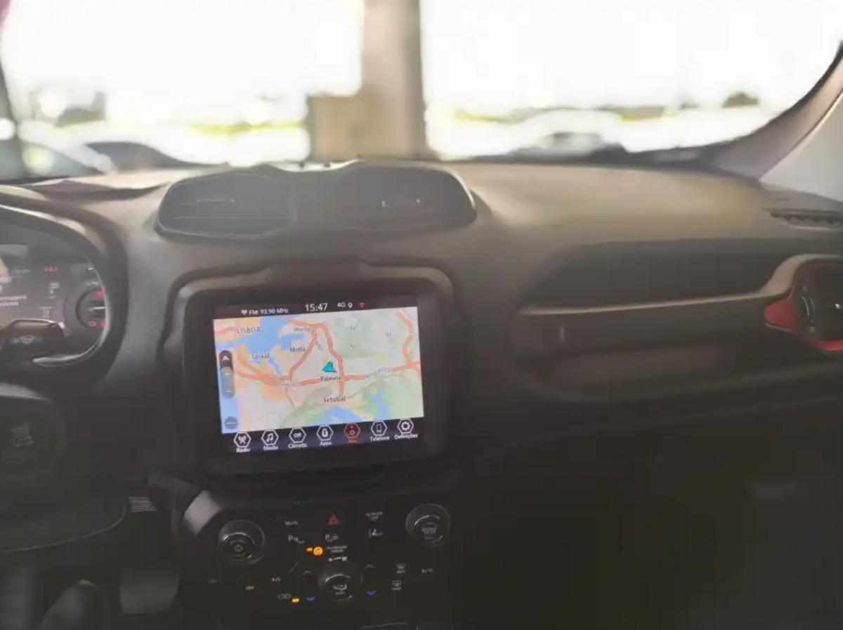 jeep-renegade-4xe-240-2022-gasolina-1332cc