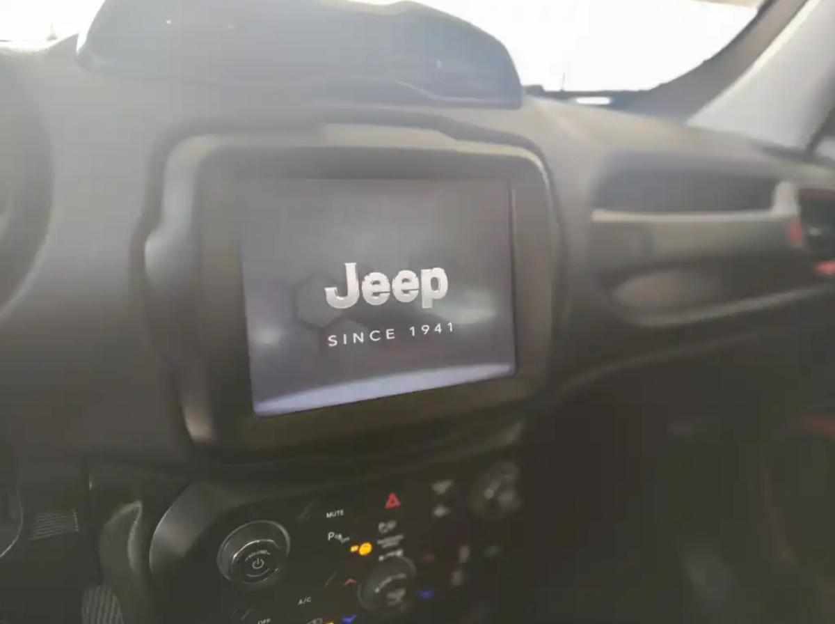 jeep-renegade-4xe-240-2022-gasolina-1332cc