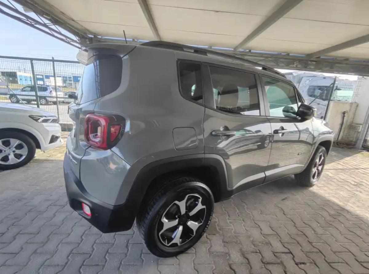 jeep-renegade-4xe-240-2022-gasolina-1332cc