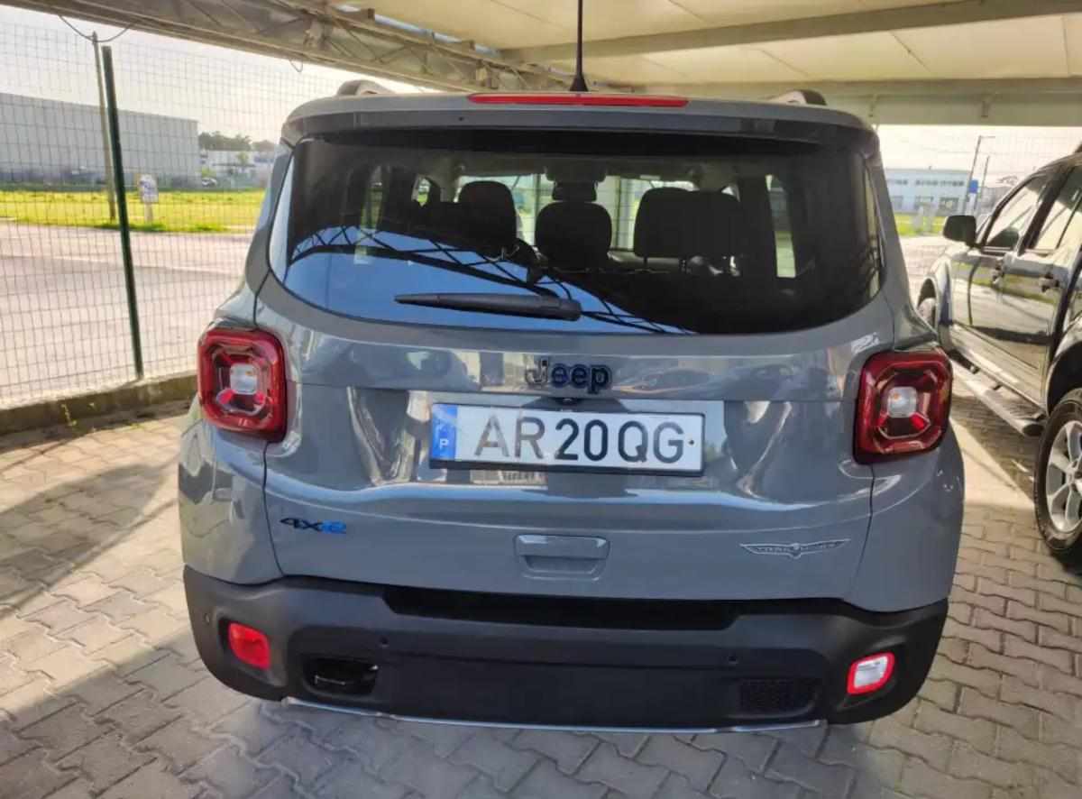 jeep-renegade-4xe-240-2022-gasolina-1332cc