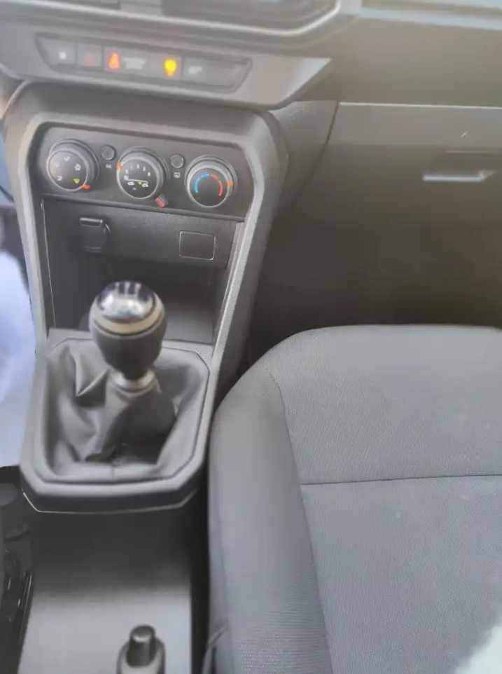 dacia-sandero-1-0-sce-2022-gasolina-999cc
