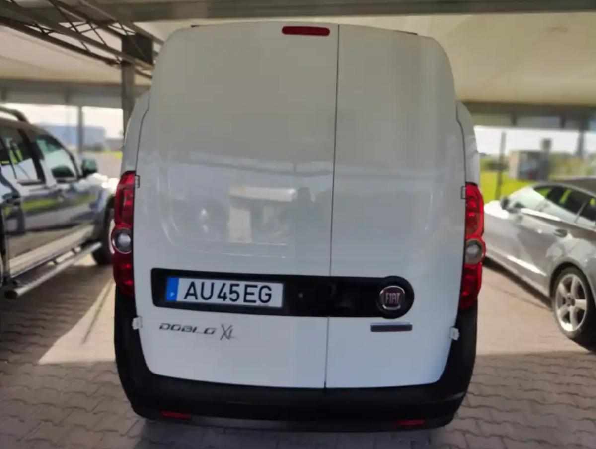 fiat-doblo-1-6-120cv-2022-diesel-1598cc