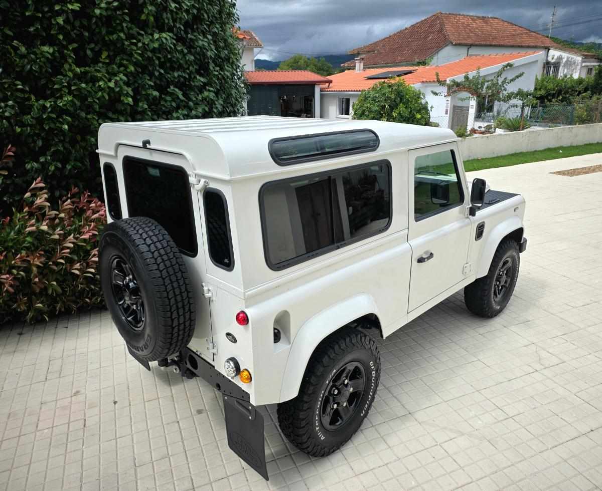 land-rover-defender-2-4-td4-awd-2008-diesel-2402cc