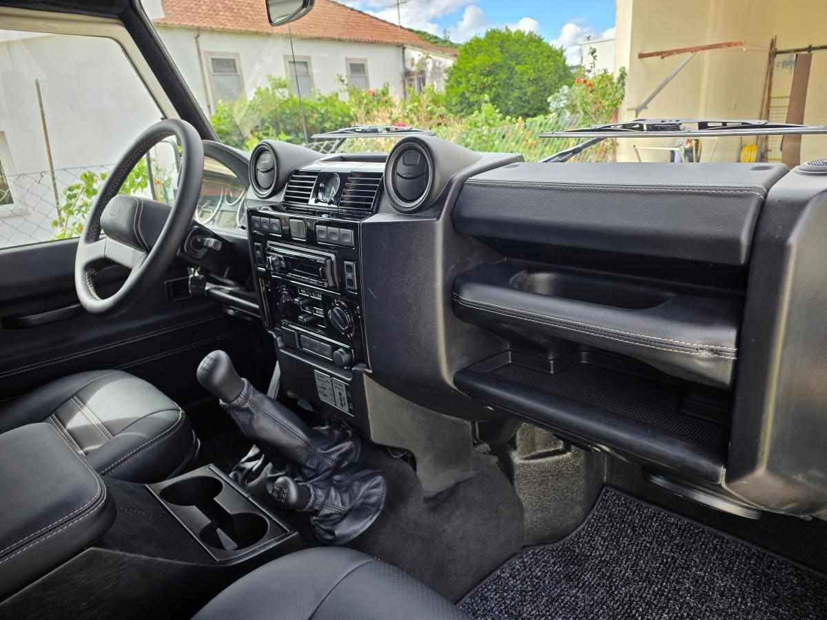 land-rover-defender-2-4-td4-awd-2008-diesel-2402cc