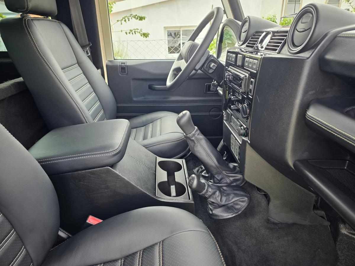 land-rover-defender-2-4-td4-awd-2008-diesel-2402cc