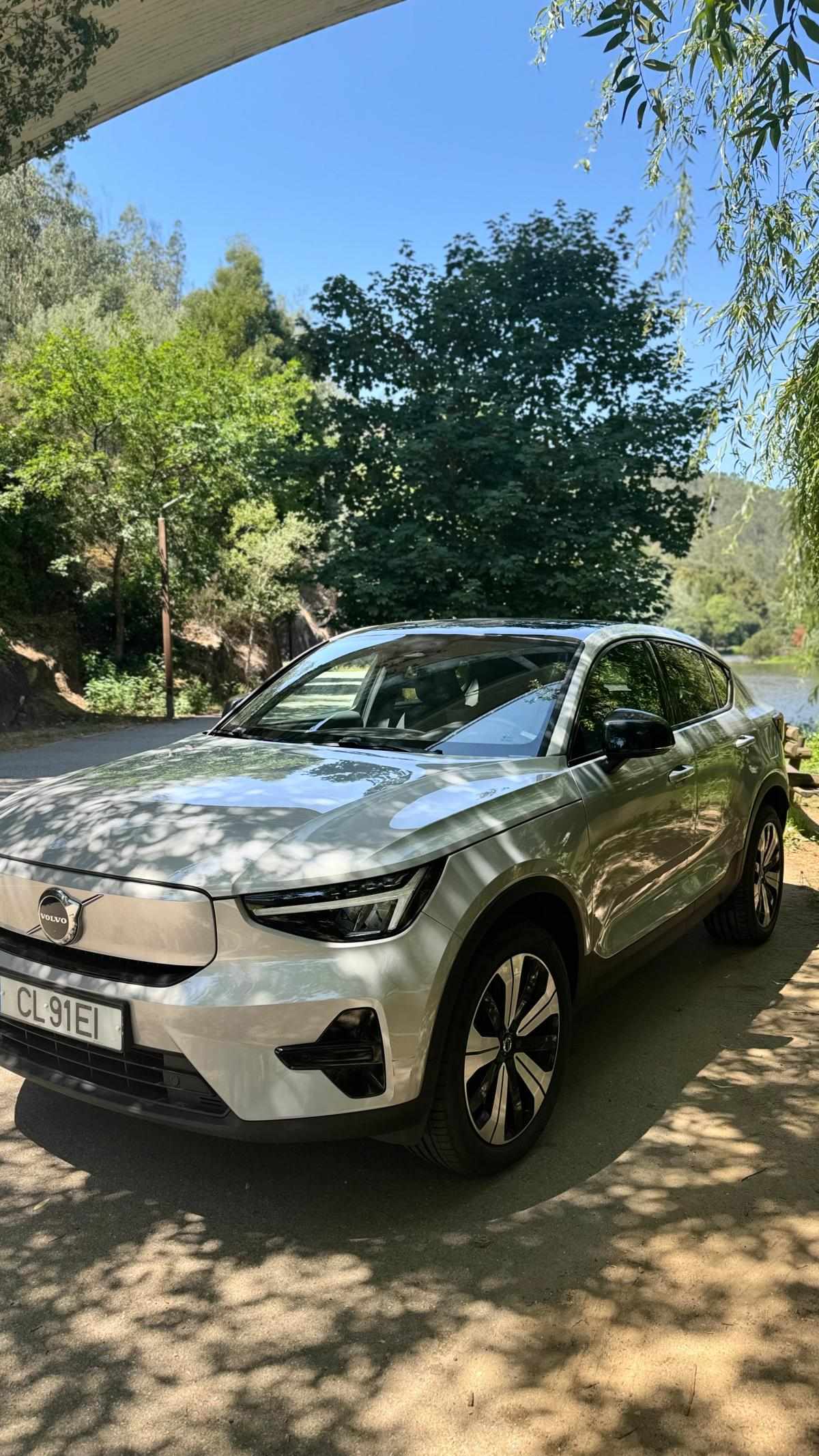 volvo-c40-recharge-pure-electric-2022-eletrico