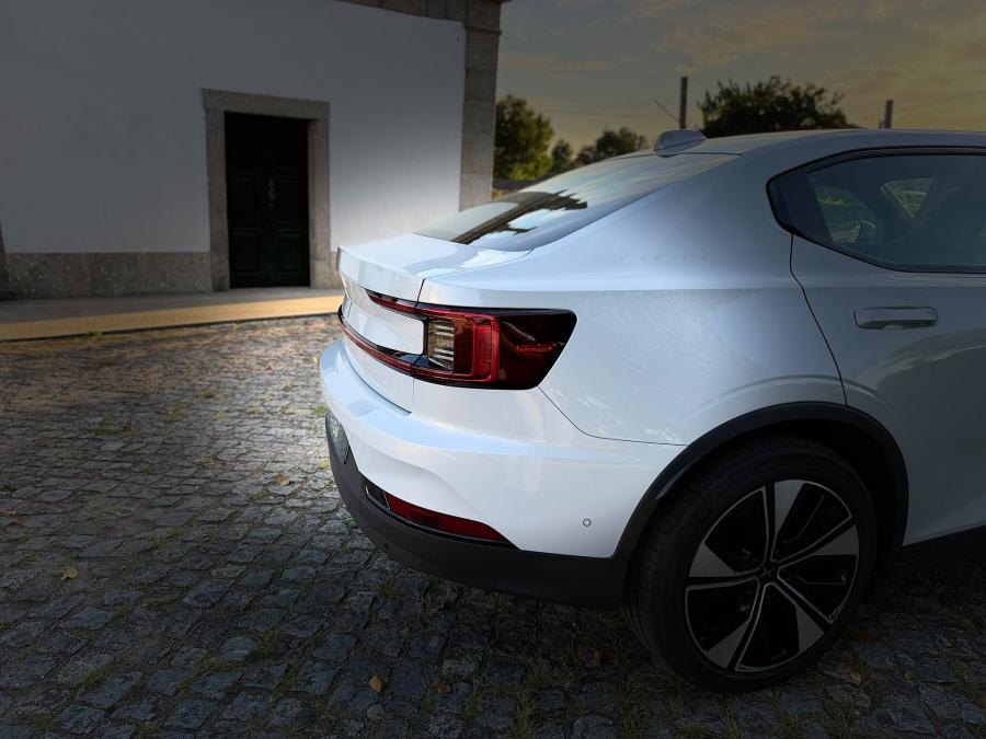 polestar-2-2023-eletrico-0cc