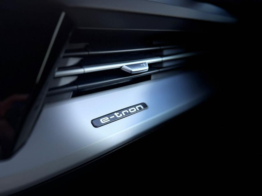 audi-q4-e-tron-2022-eletrico-0cc