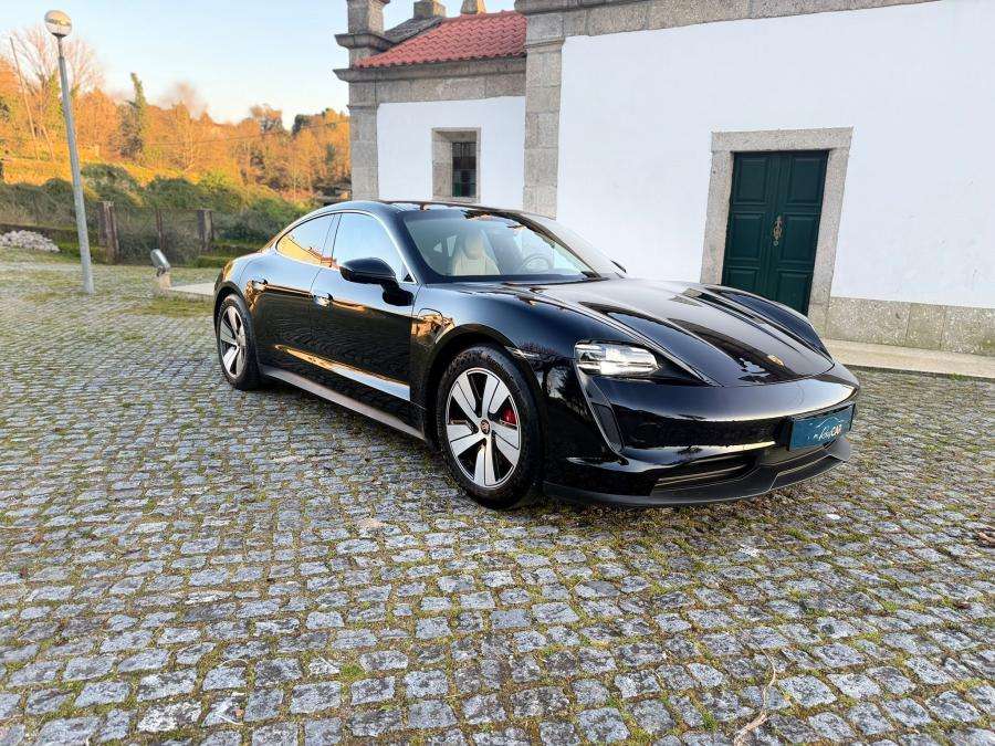 porsche-taycan-2020-eletrico-0cc