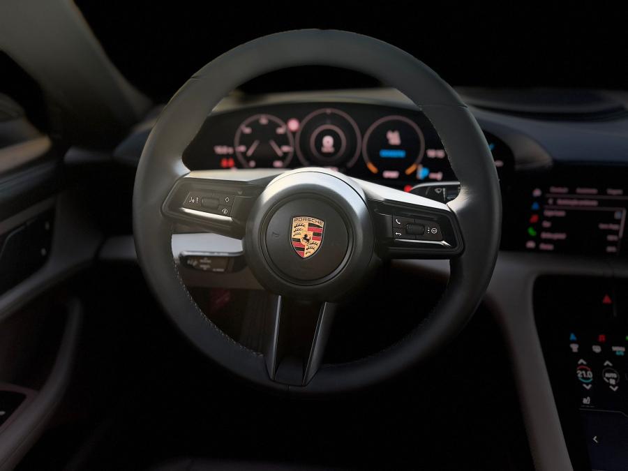 porsche-taycan-2020-eletrico-0cc
