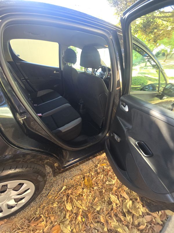 peugeot-207-2007-diesel-1398cc