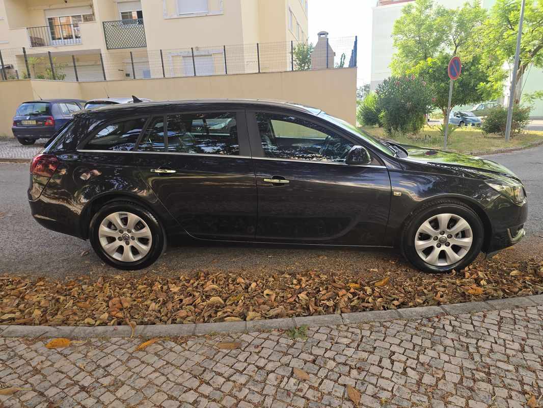 opel-insignia-sports-tourer-2015-diesel-1598cc