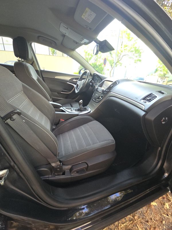 opel-insignia-sports-tourer-2015-diesel-1598cc