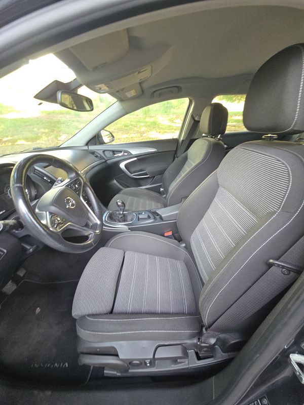 opel-insignia-sports-tourer-2015-diesel-1598cc