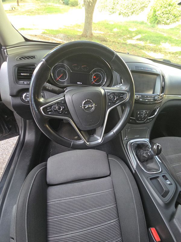 opel-insignia-sports-tourer-2015-diesel-1598cc