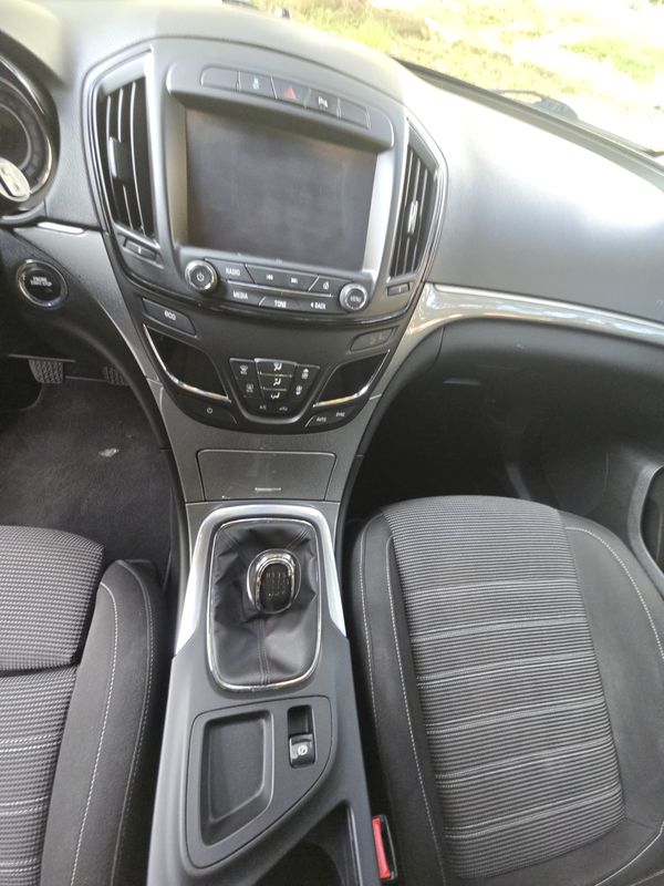 opel-insignia-sports-tourer-2015-diesel-1598cc