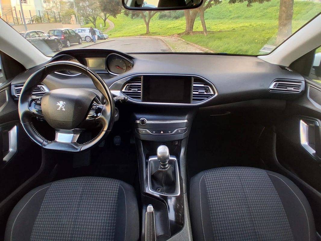 peugeot-308-2019-diesel-1499cc
