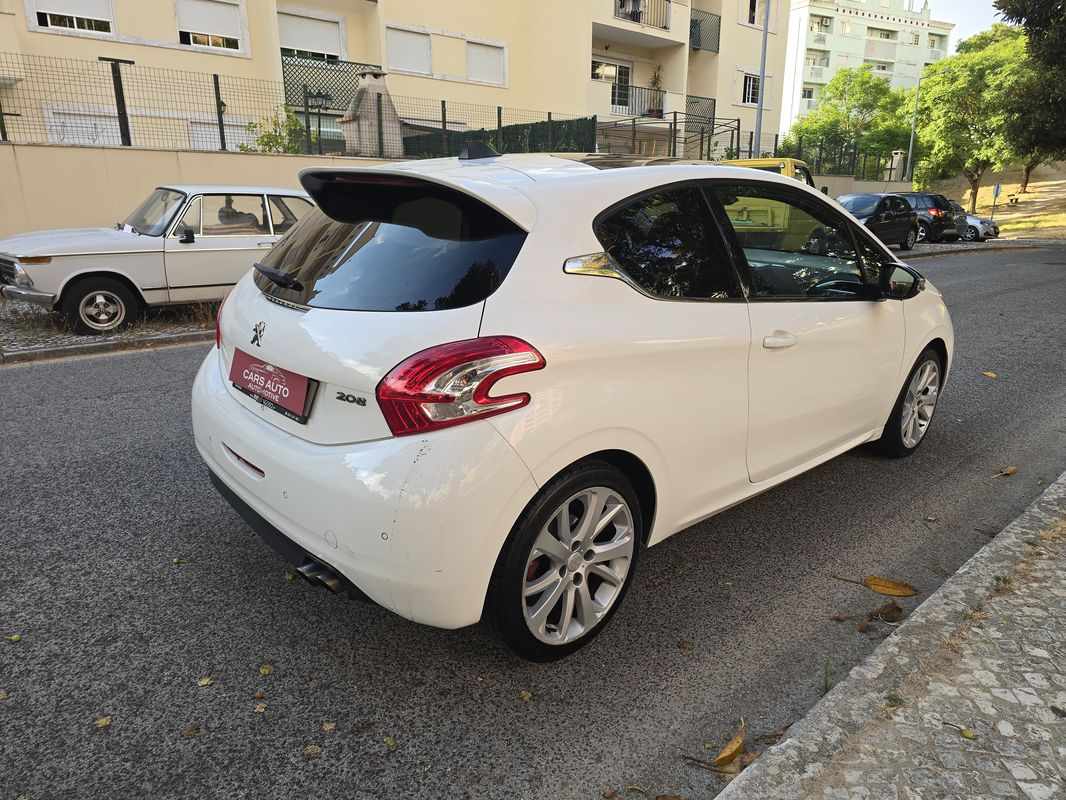 peugeot-208-2013-gasolina-1598cc