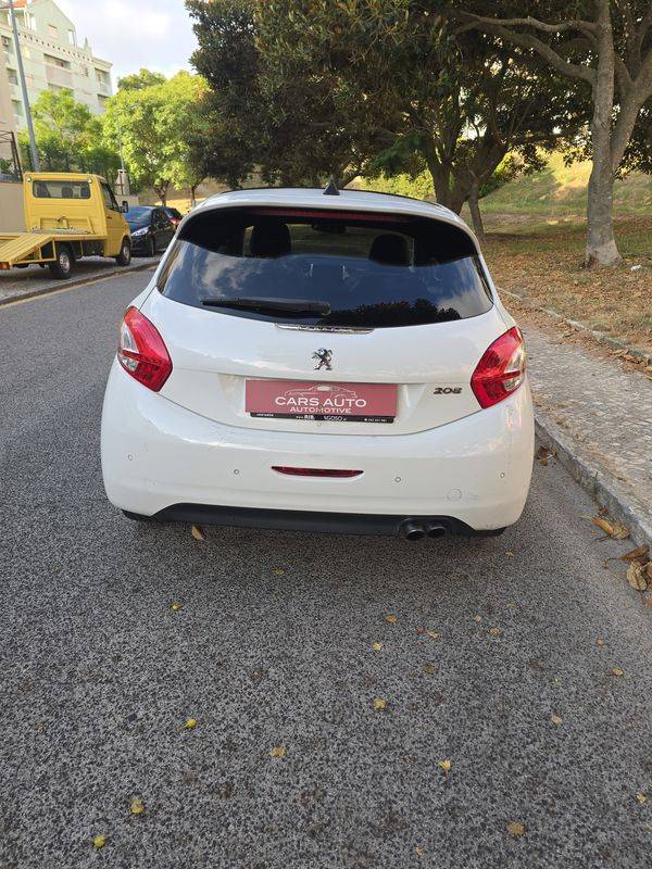peugeot-208-2013-gasolina-1598cc