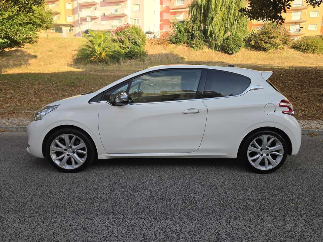 peugeot-208-2013-gasolina-1598cc