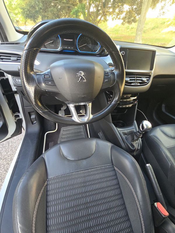 peugeot-208-2013-gasolina-1598cc
